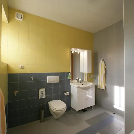 Adriatica شقة بيوغْغاد نا موغو